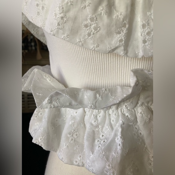 NWOT Zara White Ribbed tank with Eyelet Lace Off shoulder Size M Crop - Picture 4 of 9